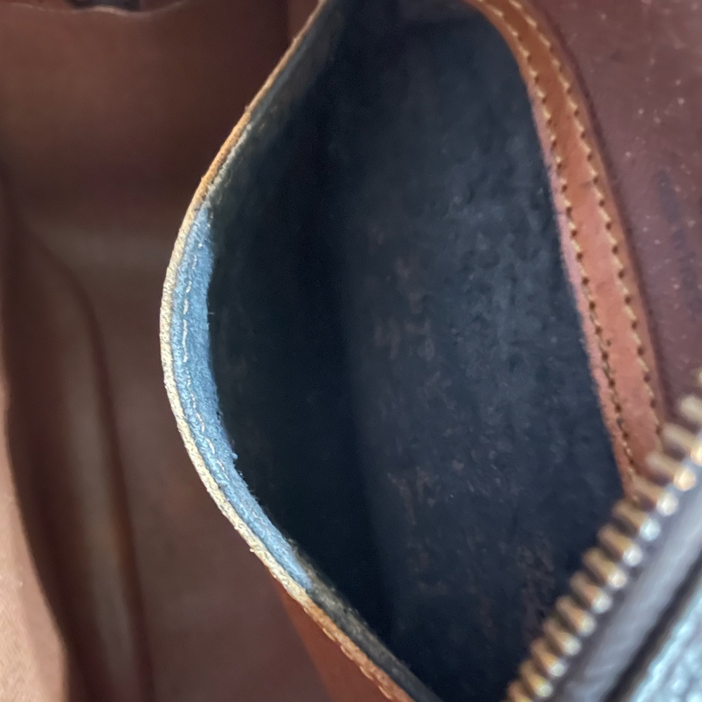 Louis Vuitton Blois Shoulder Bag - Picture 8 of 9